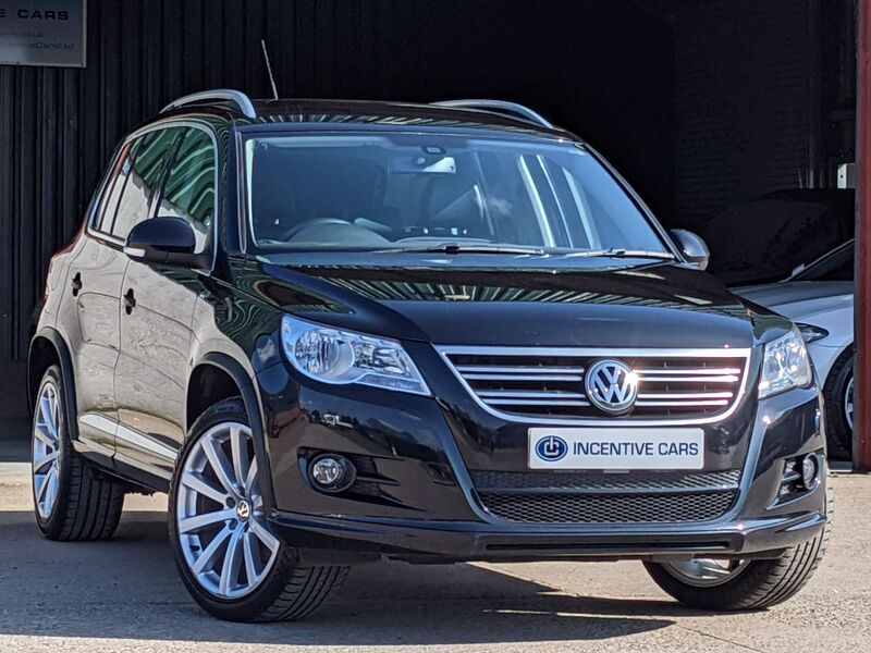 View VOLKSWAGEN TIGUAN R LINE 2.0TDI 4MOTION 170. ONLY 46000 MILES. FULL HISTORY. TIMING BELT DONE. SAT NAV. HEATED LEATHER