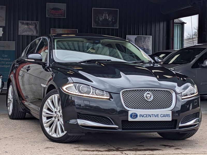 View JAGUAR XF PREMIUM LUXURY 2.2D AUTOMATIC 4DR. GREAT SPEC. SAT NAV. APPLE CAR PLAY. HEATED LEATHER. CAMBELT DONE