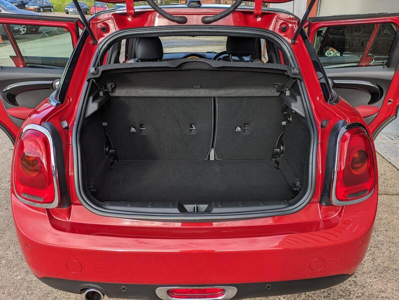 MINI HATCH