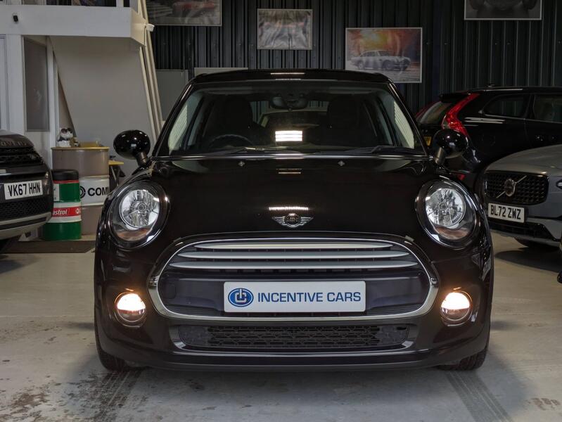 MINI HATCH