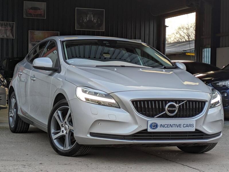 View VOLVO V40 2.0 Momentum Nav T2 5dr Manual. 1 OWNER. VOLVO HISTORY. HEATED LEATHER. SAT NAV. LED HEADLIGHTS