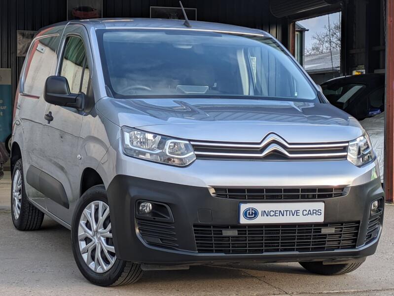 View CITROEN BERLINGO 1.5 BlueHDi 1000 Enterprise M euro 6 manual. 1 OWNER. JUST SERVICED. APPLE CAR PLAY. 