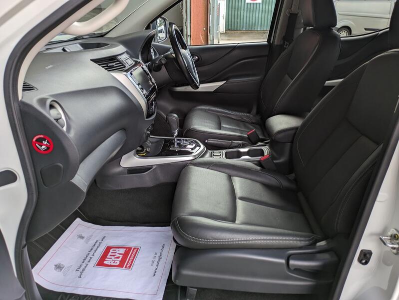NISSAN NAVARA