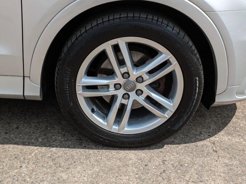 AUDI Q3
