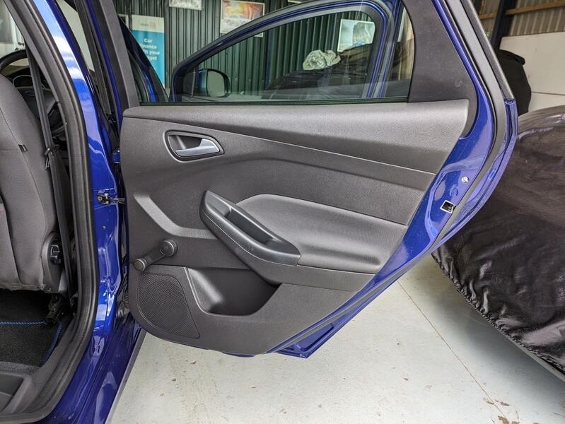 FORD FOCUS