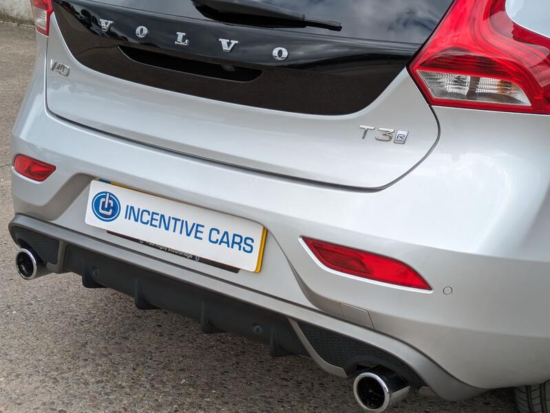 VOLVO V40