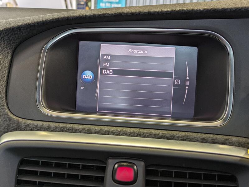 VOLVO V40