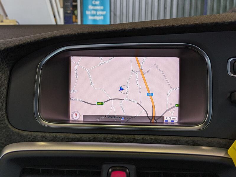 View VOLVO V40 1.5 R-Design Pro T3 automatic. 2 OWNERS. HUGE SPEC. SAT NAV. PAN ROOF. LED LIGHTS. 7 SERVICES.