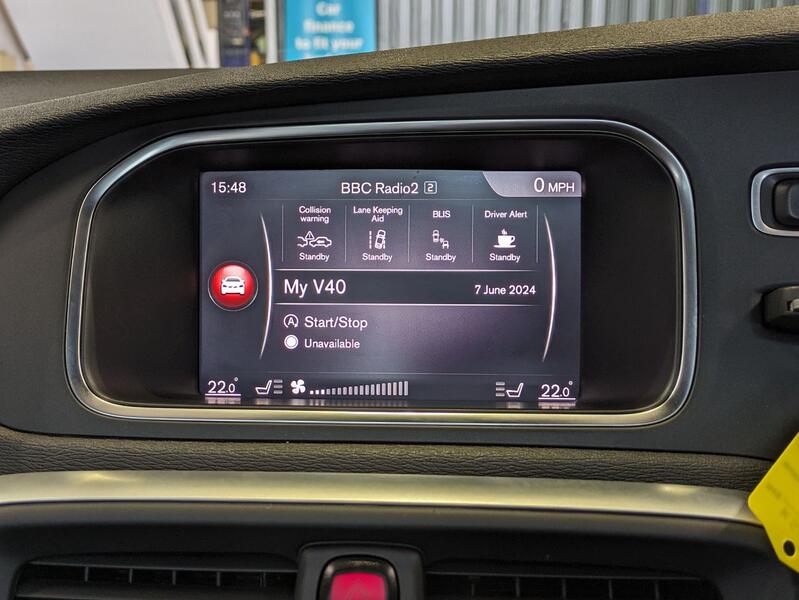 VOLVO V40
