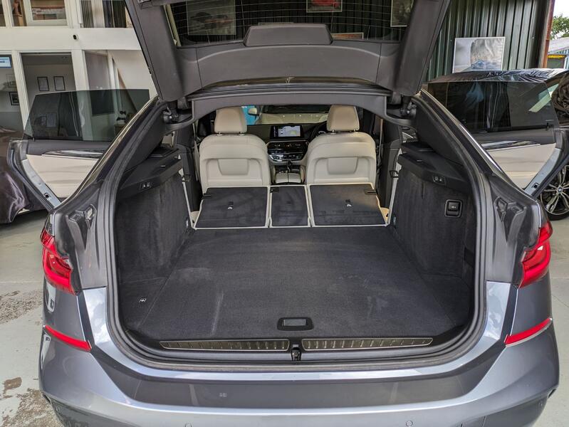 BMW 6 SERIES