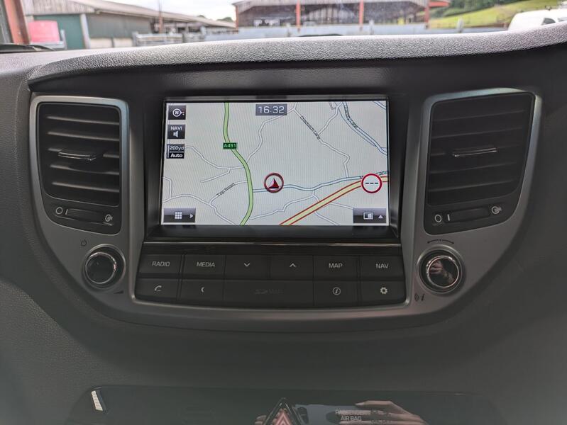 View HYUNDAI TUCSON 2.0 CRDi Blue Drive Premium manual. 2 OWNERS. SAT NAV. HEATED LEATHER. REAR CAMERA. SERVICE HISTORY.