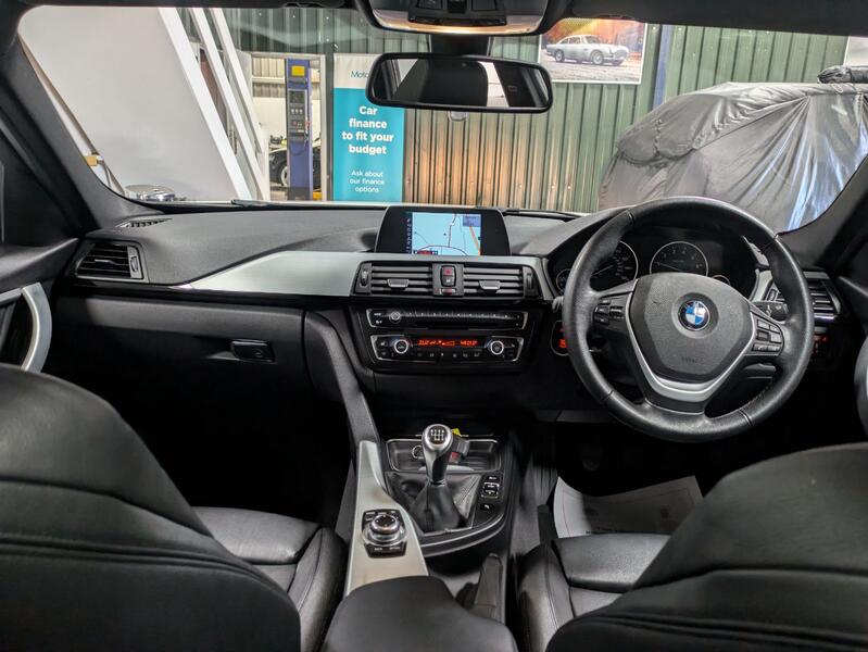 BMW 3 SERIES
