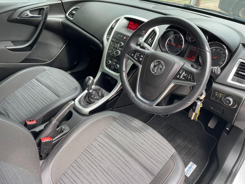 View VAUXHALL ASTRA 1.4 Excite 5 door. FULL SERVICE HISTORY. LOW MILES. EXCELLENT CONDITION.