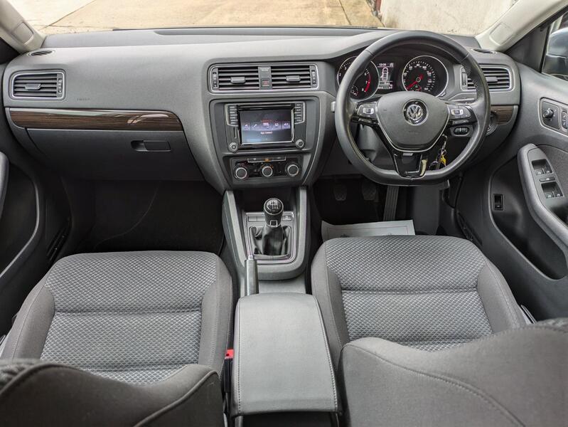View VOLKSWAGEN JETTA 1.4 TSI BlueMotion Tech SE. 1 OWNER. 8 SERVICES. LOW MILEAGE. BLUETOOTH.