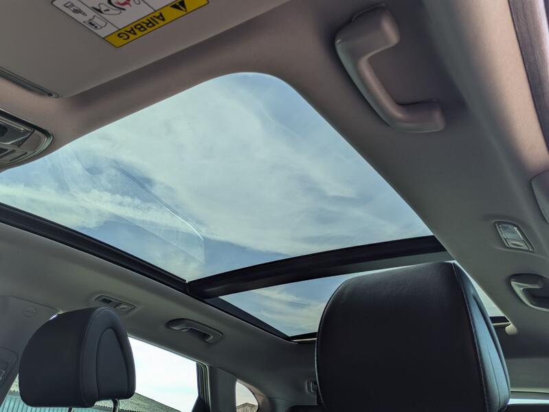 View HYUNDAI TUCSON 2.0 CRDi Blue Drive Premium SE. 1 OWNER. 9 HYUNDAI SERVICES. HUGE SPEC. PAN ROOF. SAT NAV. HTD LTHR