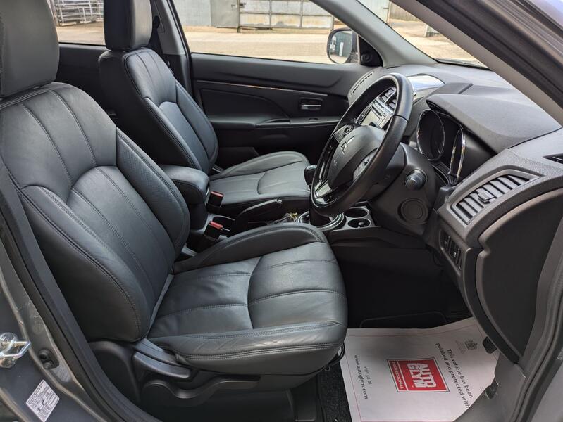 View MITSUBISHI ASX 1.6 D 3 SE HEATED LEATHER. XENON LIGHTS. JUST SERVICED. REAR CAMERA.