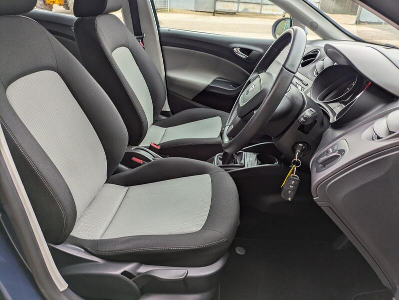SEAT IBIZA