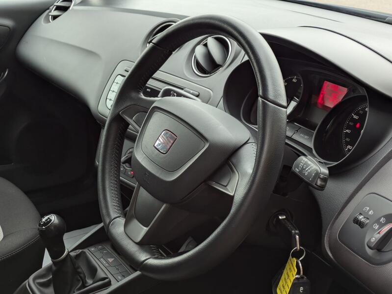 View SEAT IBIZA 1.4 SE 5DR MANUAL. 1 OWNER. LOW MILEAGE. JUST SERVICED. EXCELLENT CONDITION