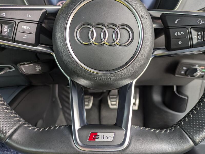 AUDI TT