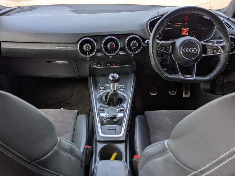 AUDI TT
