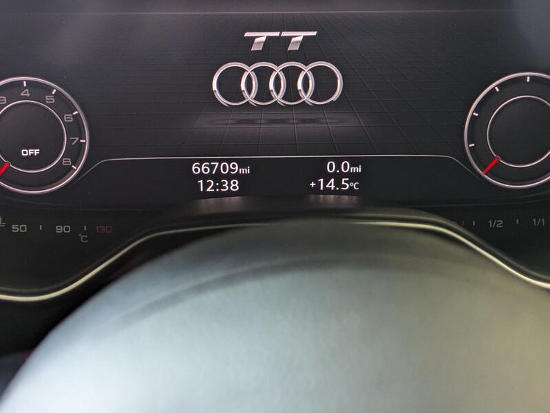 AUDI TT