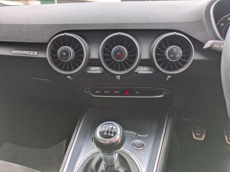 AUDI TT