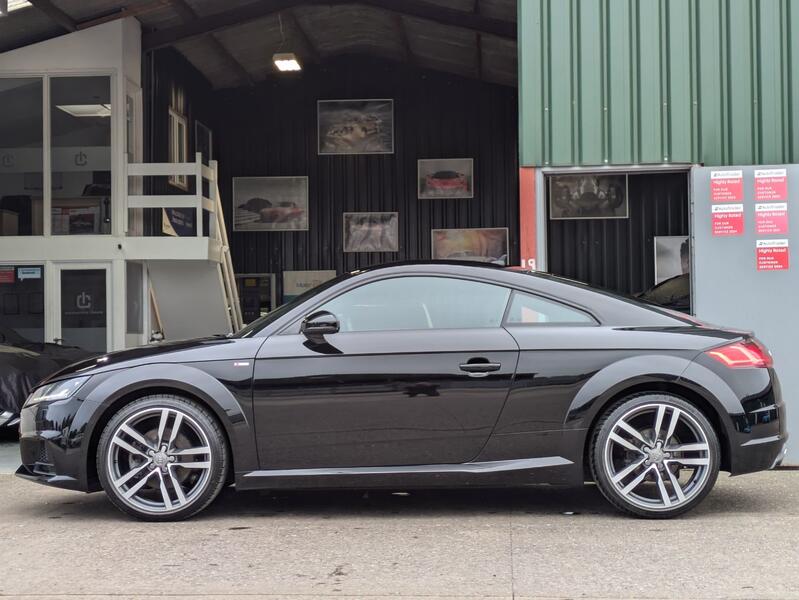 AUDI TT