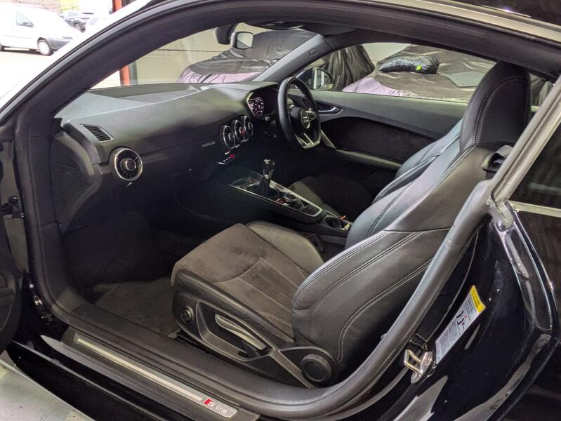 AUDI TT