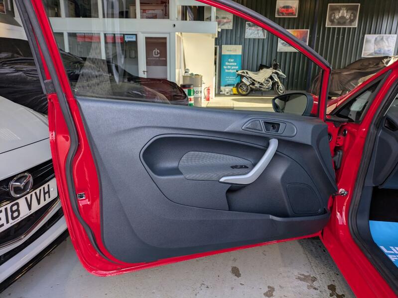 FORD FIESTA