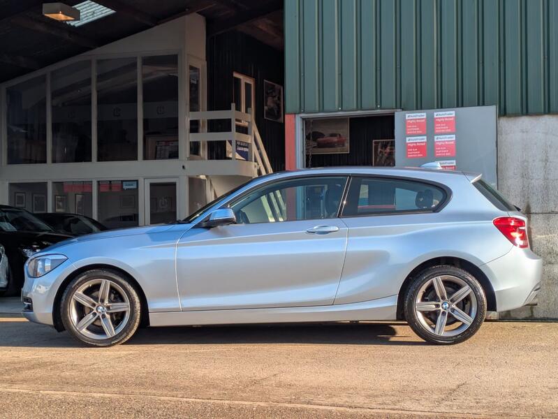 BMW 1 SERIES