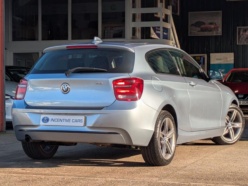 BMW 1 SERIES