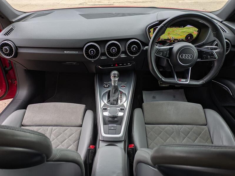 AUDI TT
