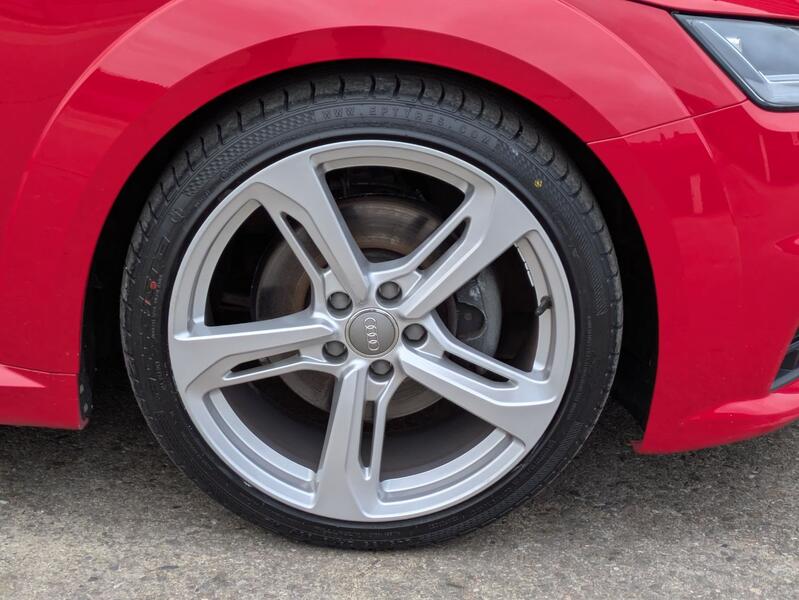 AUDI TT