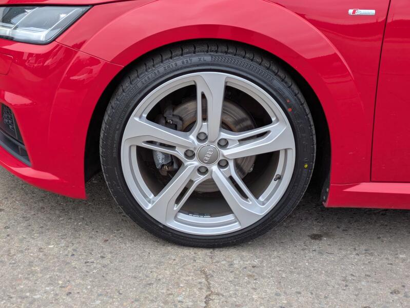 AUDI TT