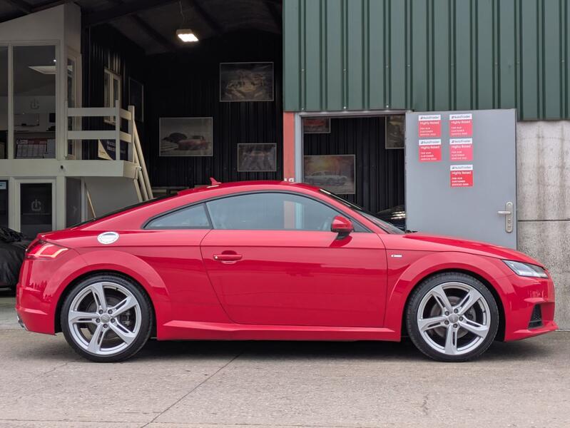 AUDI TT