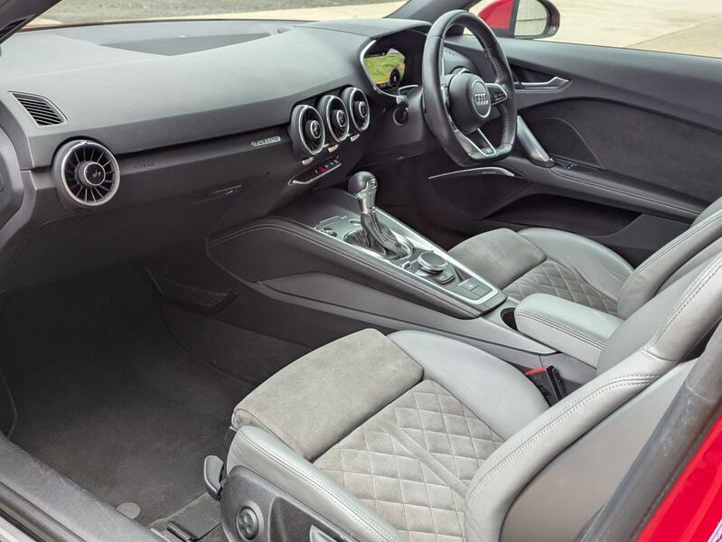 AUDI TT