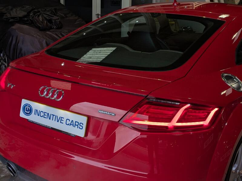 AUDI TT