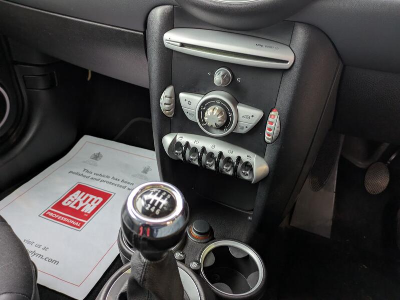 MINI HATCH