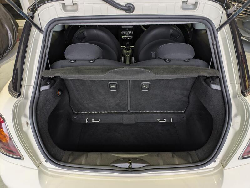 MINI HATCH