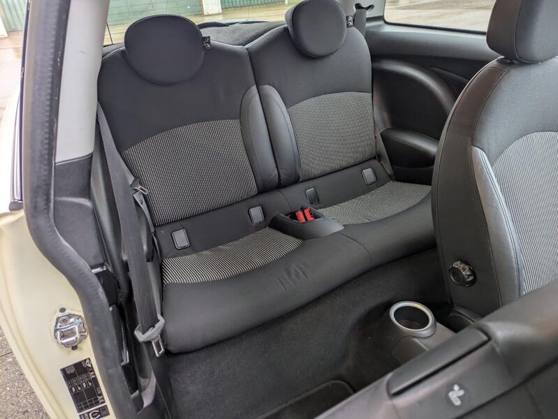 MINI HATCH