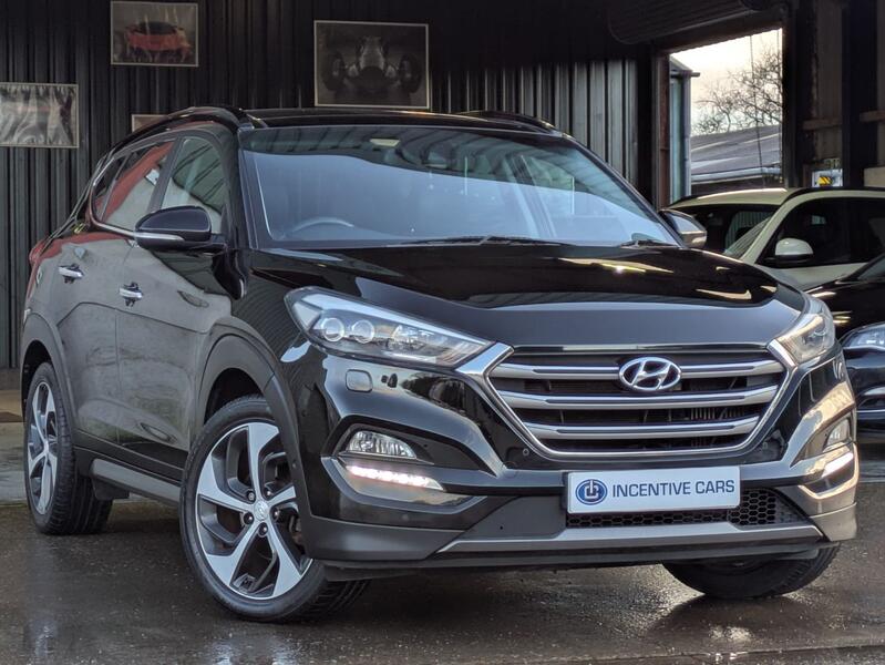 View HYUNDAI TUCSON 2.0 CRDi Premium SE 185bhp automatic. PAN ROOF. SAT NAV. HEATED/VENTED SEATS. XENON LIGHTS.