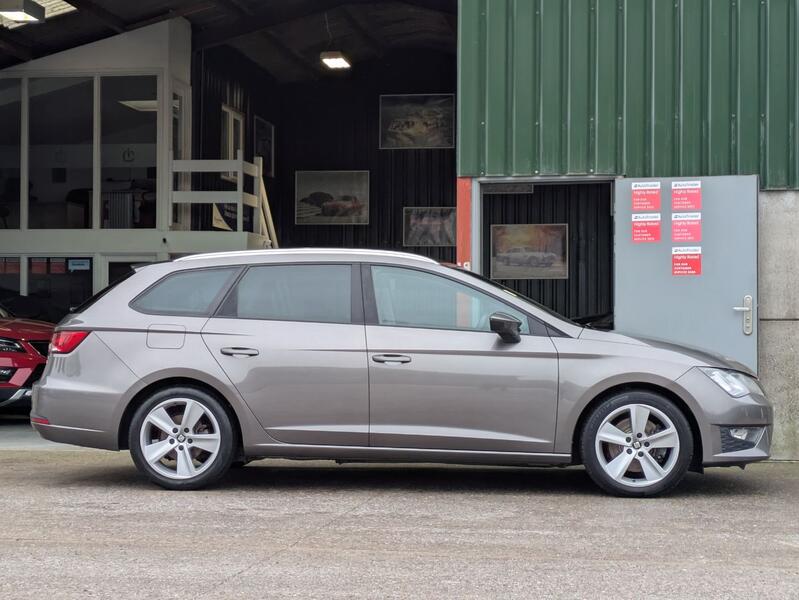 SEAT LEON