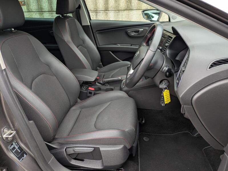 SEAT LEON