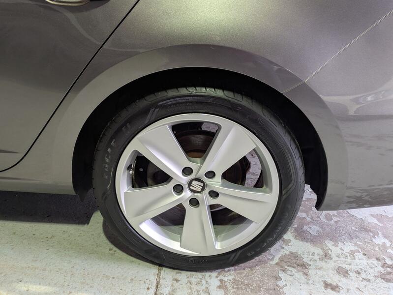 SEAT LEON