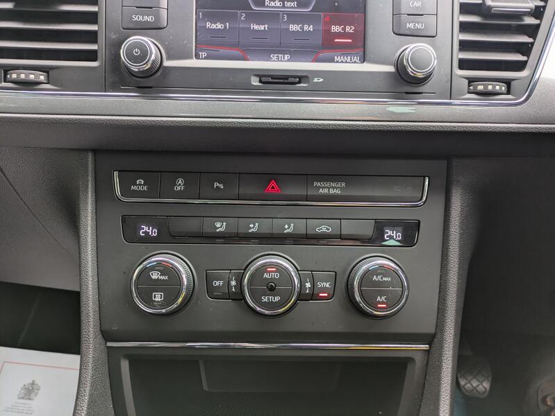 SEAT LEON