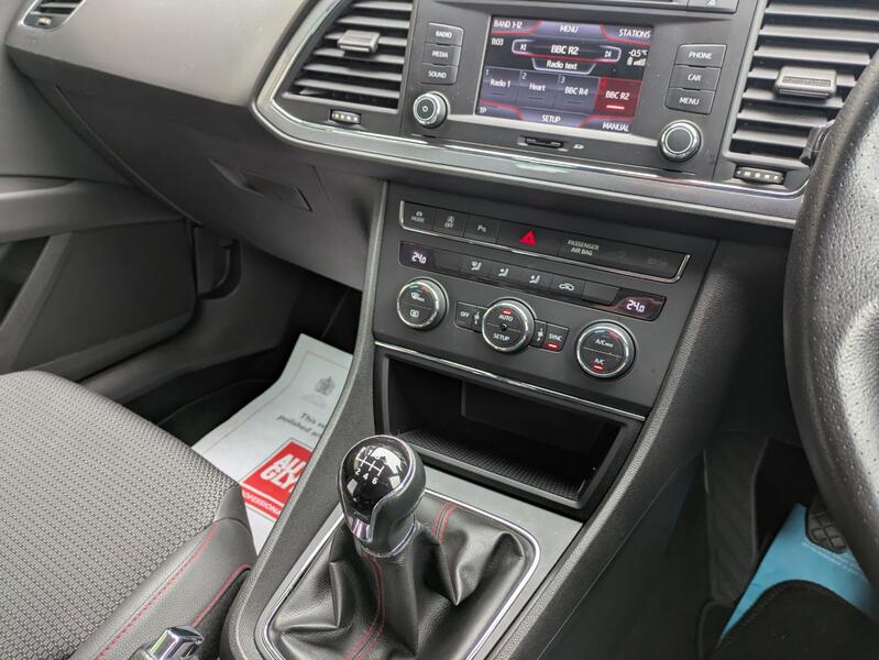 SEAT LEON