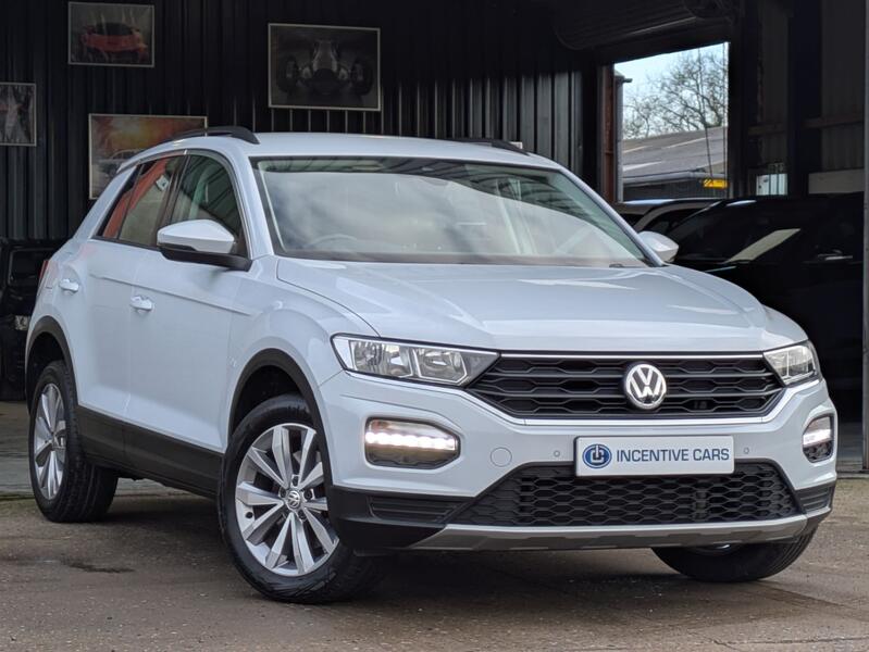 View VOLKSWAGEN T-ROC 1.0 TSI SE. JUST SERVICED. APPLE CARPLAY. PARKING SENSORS. FOLDING MIRRORS. FULL HISTORY.