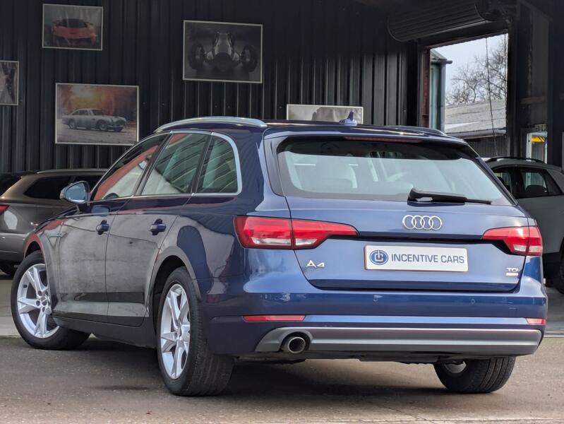 AUDI A4 AVANT