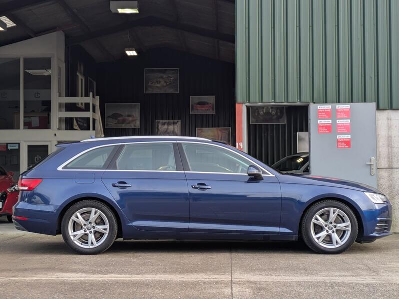 AUDI A4 AVANT