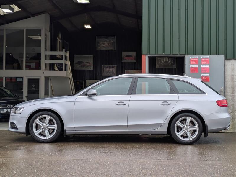 AUDI A4 AVANT